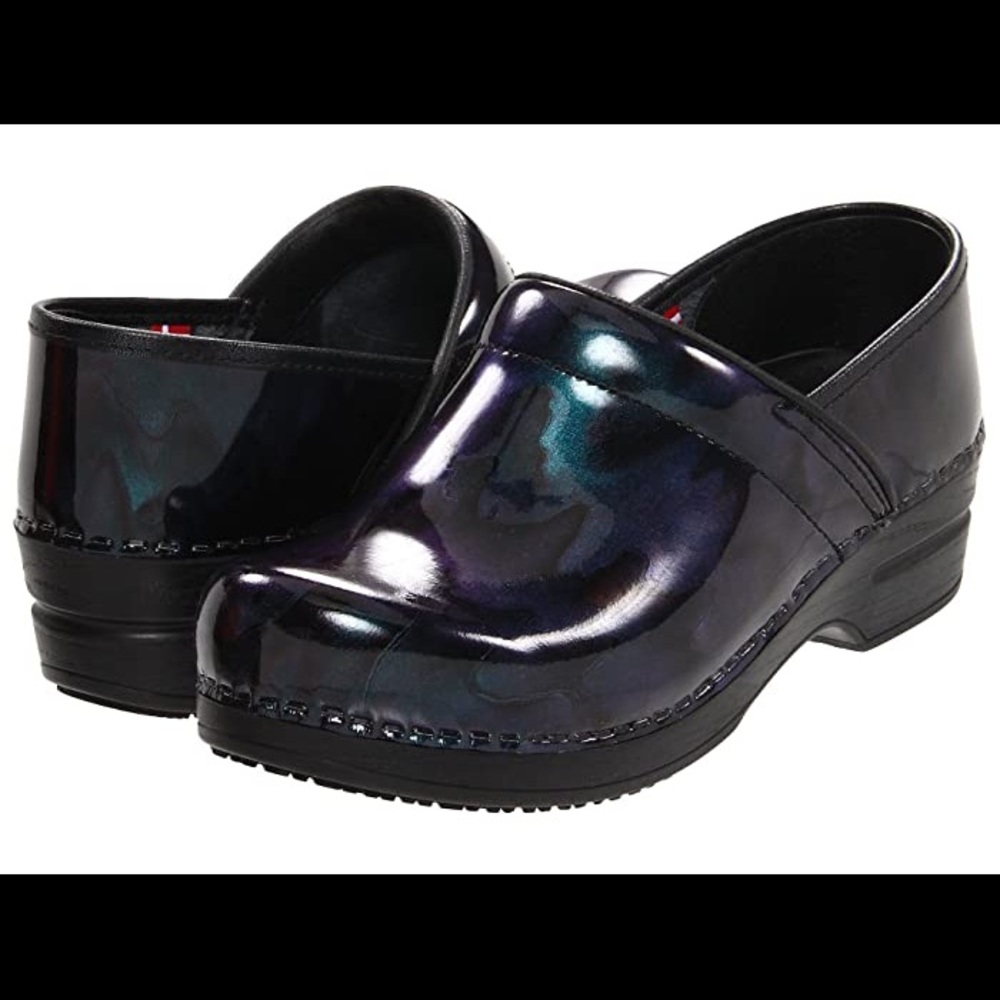 ❌❌SOLD❌❌ Sanita Acasia clogs - Picture 1 of 6